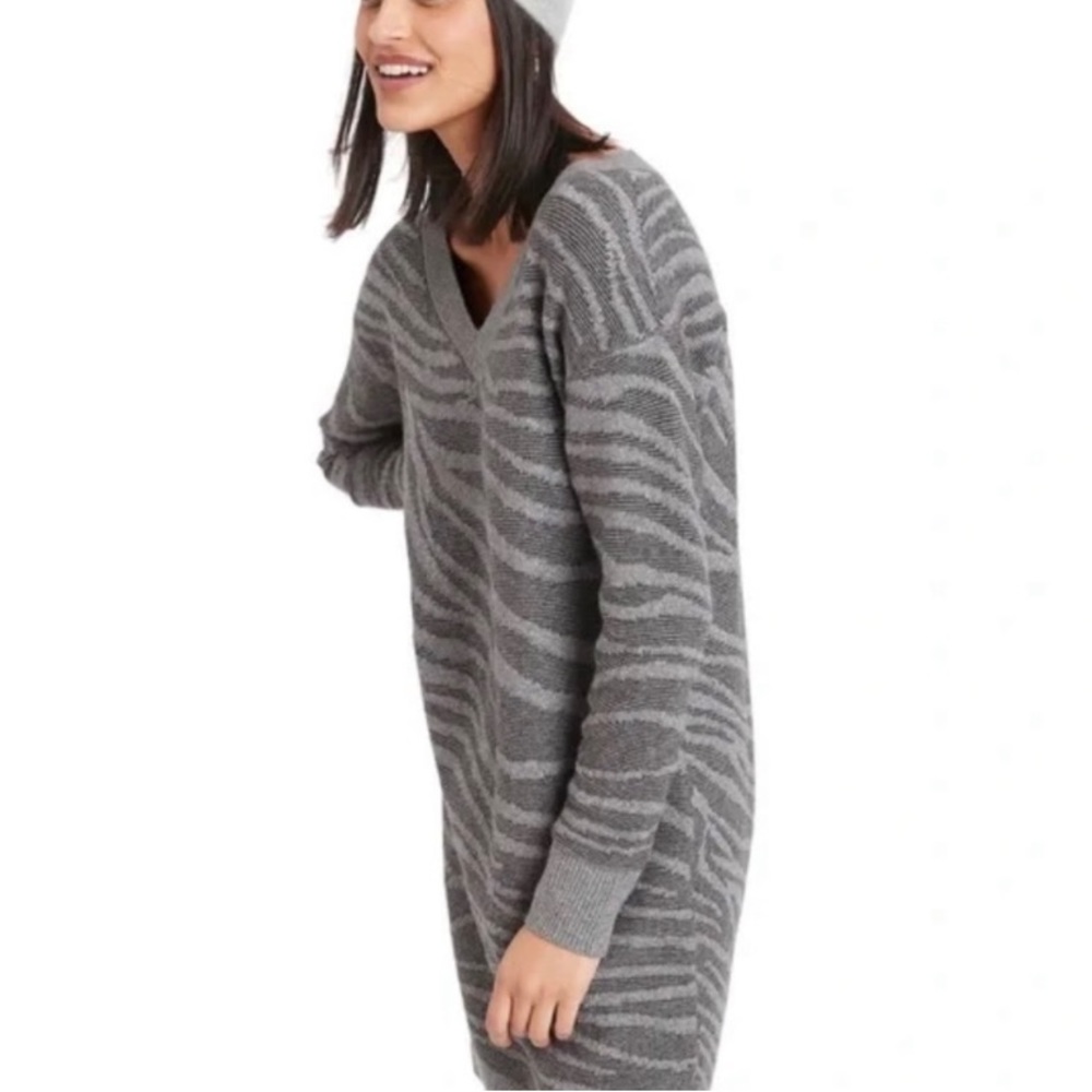NWT Banana Republic print sweater dress Dress